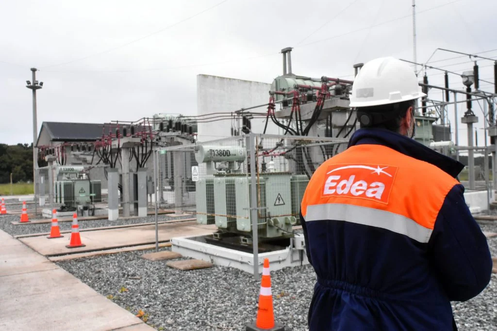 Edea instala dos nuevas subestaciones transformadoras en Félix U. Camet